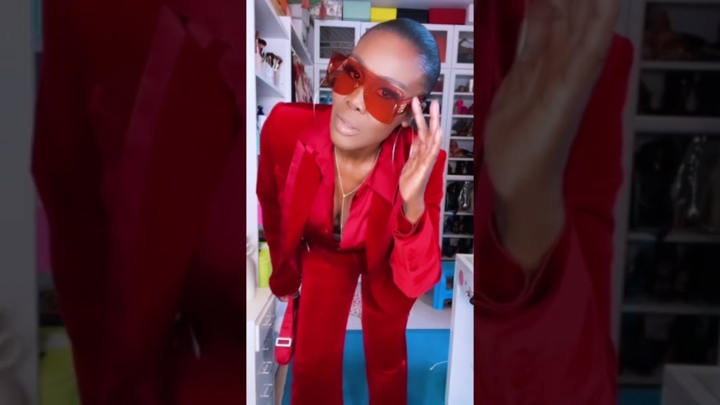 Holiday Season 🍃🌹♥️ #fashion #beauty #glam #shortsyoutube #shorts&nbsp;#shortsvideo